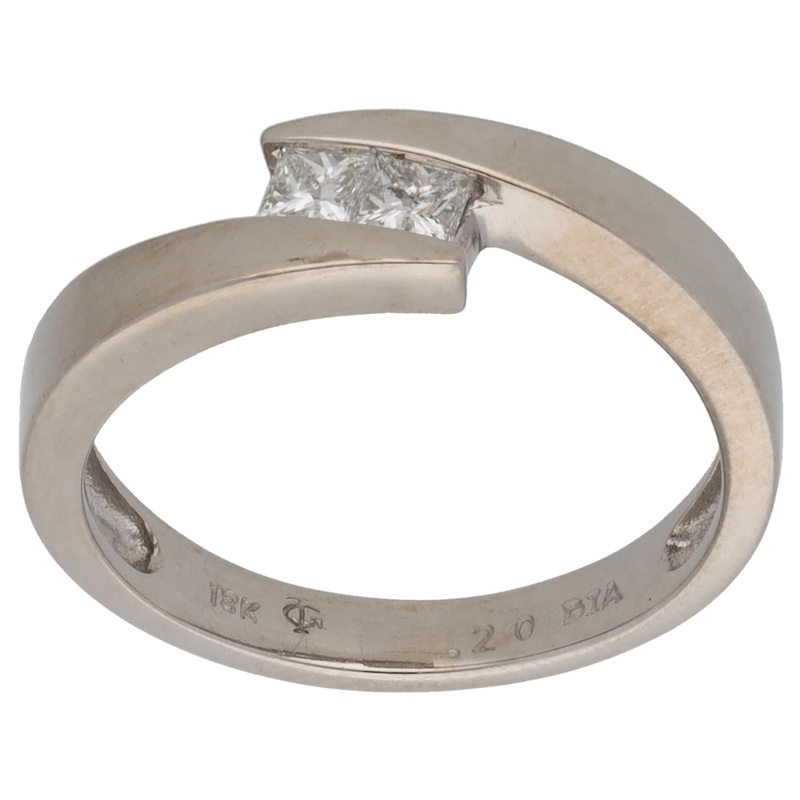 18ct White Gold 0.20ct Diamond Two Stone Ring Size K