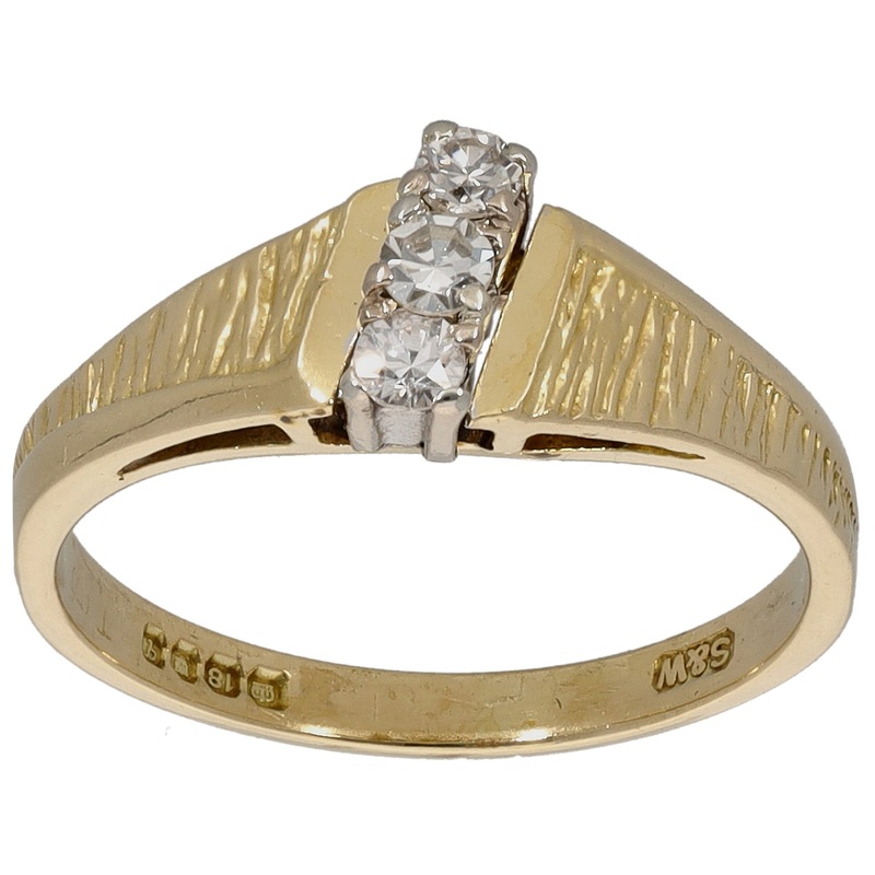 18ct Gold 0.15ct Diamond Three Stone Ring Size N