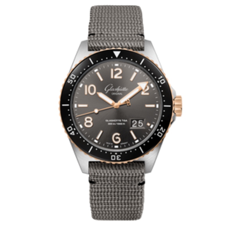 Glashutte SeaQ Panorama Date 1-36-13-04-91-08